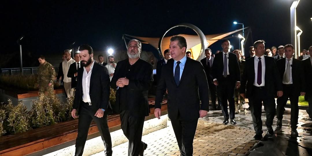 pêxûş bin ku pêşwazê li Serokwezîrê Herêma Kurdistanê, Berêz Mesrûr Barzanî li Gundê Spî yê Zaxû (2)